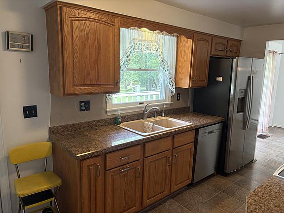 4th image of 327 Schultz Rd