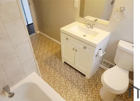 1008 Foxridge Ln — Photo 5