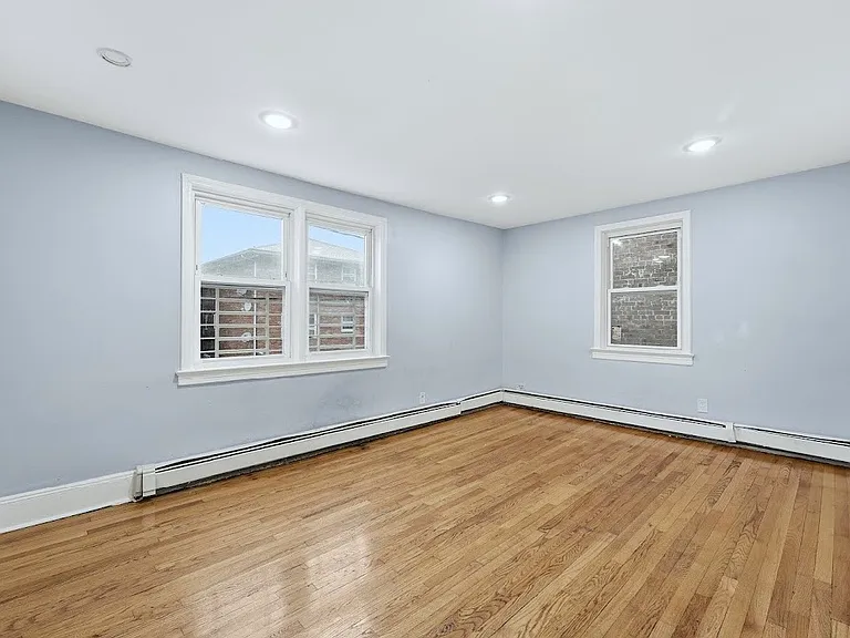 328 John St #2 — Photo 3