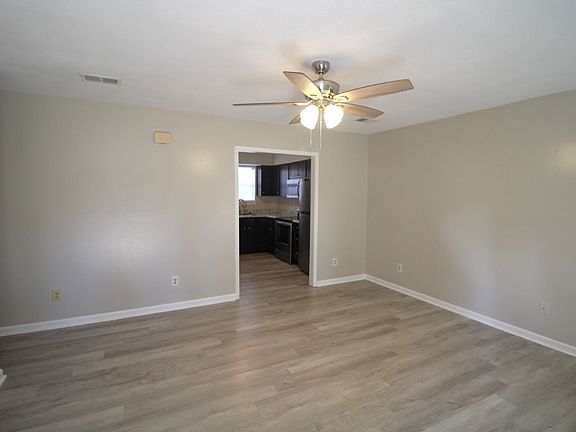 3rd image of 3400 Green Briar Ct APT C