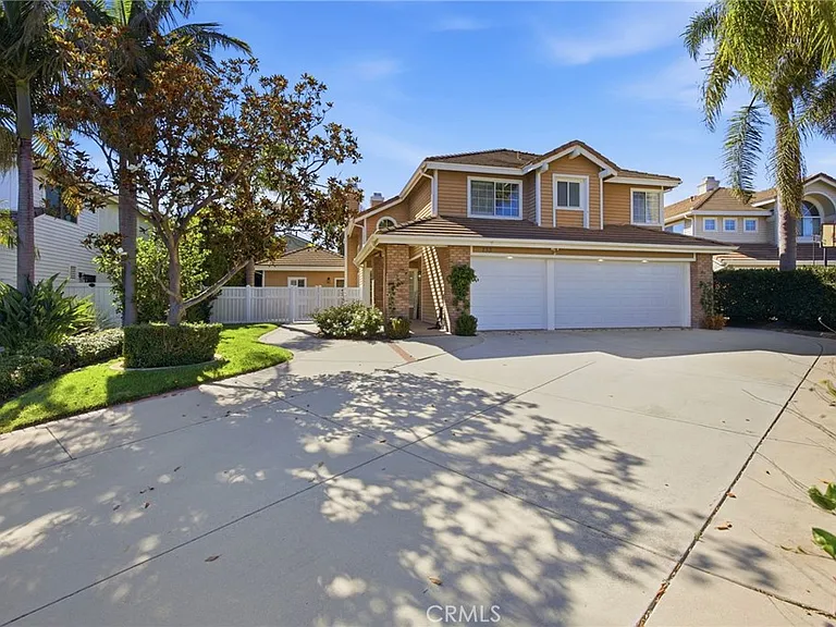 733 Avenida Azor — Photo 1