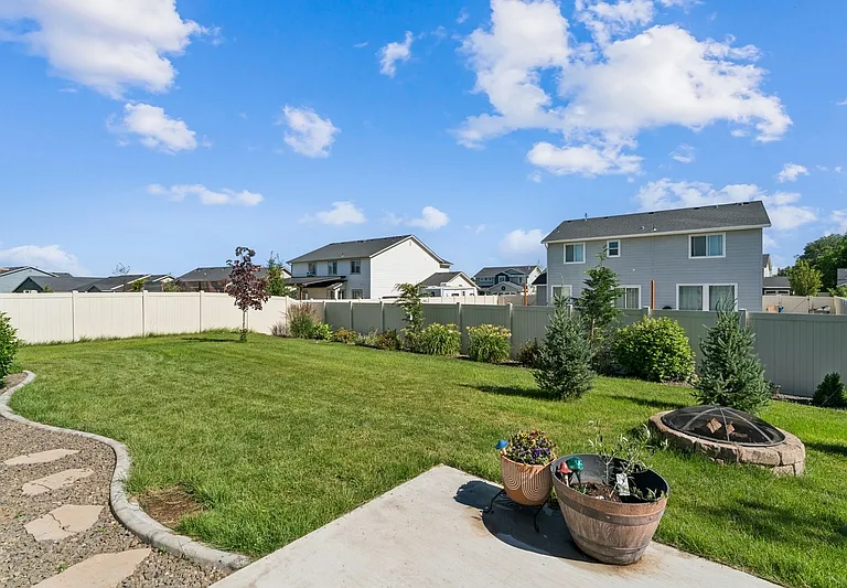 8316 E Conant St — Photo 30