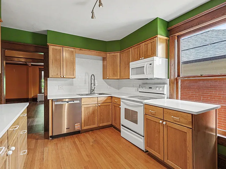 1270 N Emerson — Photo 8