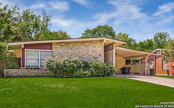 2nd image of 2122 E Lawndale Dr