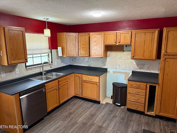 4th image of 2066 Colonial Cir