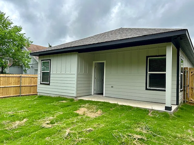 2211 Wellington St — Photo 13
