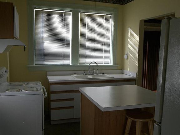 3rd image of 227 Central Ave