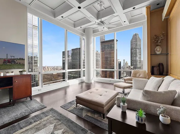 230 W 56th St APT 62B, New York, NY 10019