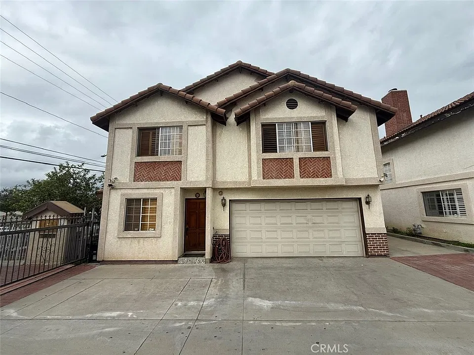12015 Elliott Ave