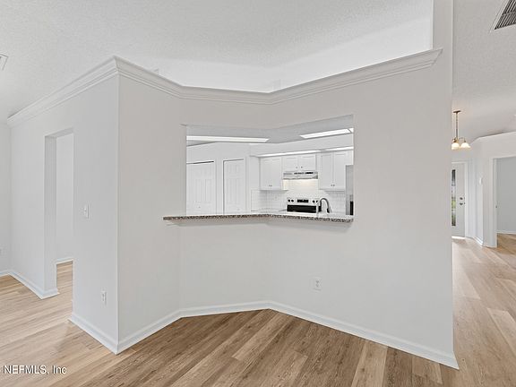 5th image of 2134 EL LAGO Way