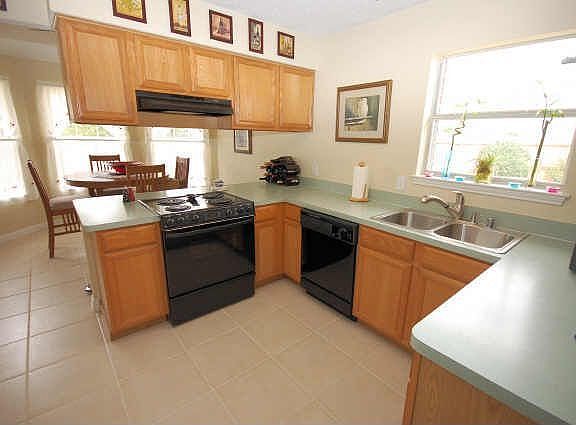4th image of 618 Hollyberry Dr