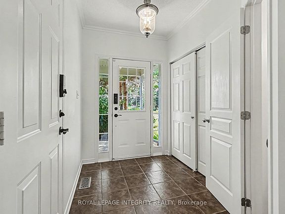 3rd image of 102 Hawktree Rdg