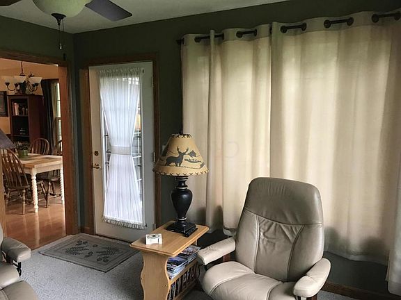 4th image of 1579 Apple Valley Dr