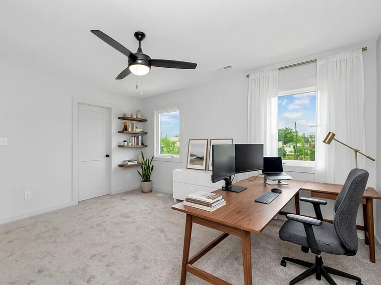 2510 Freeman Rd SW — Photo 3