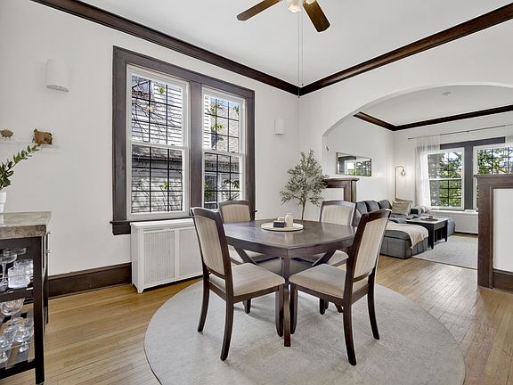 5th image of 1541 W Barry Ave
