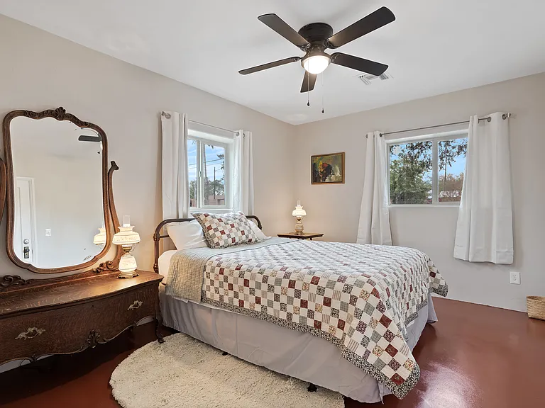 3816 E Lee St — Photo 15