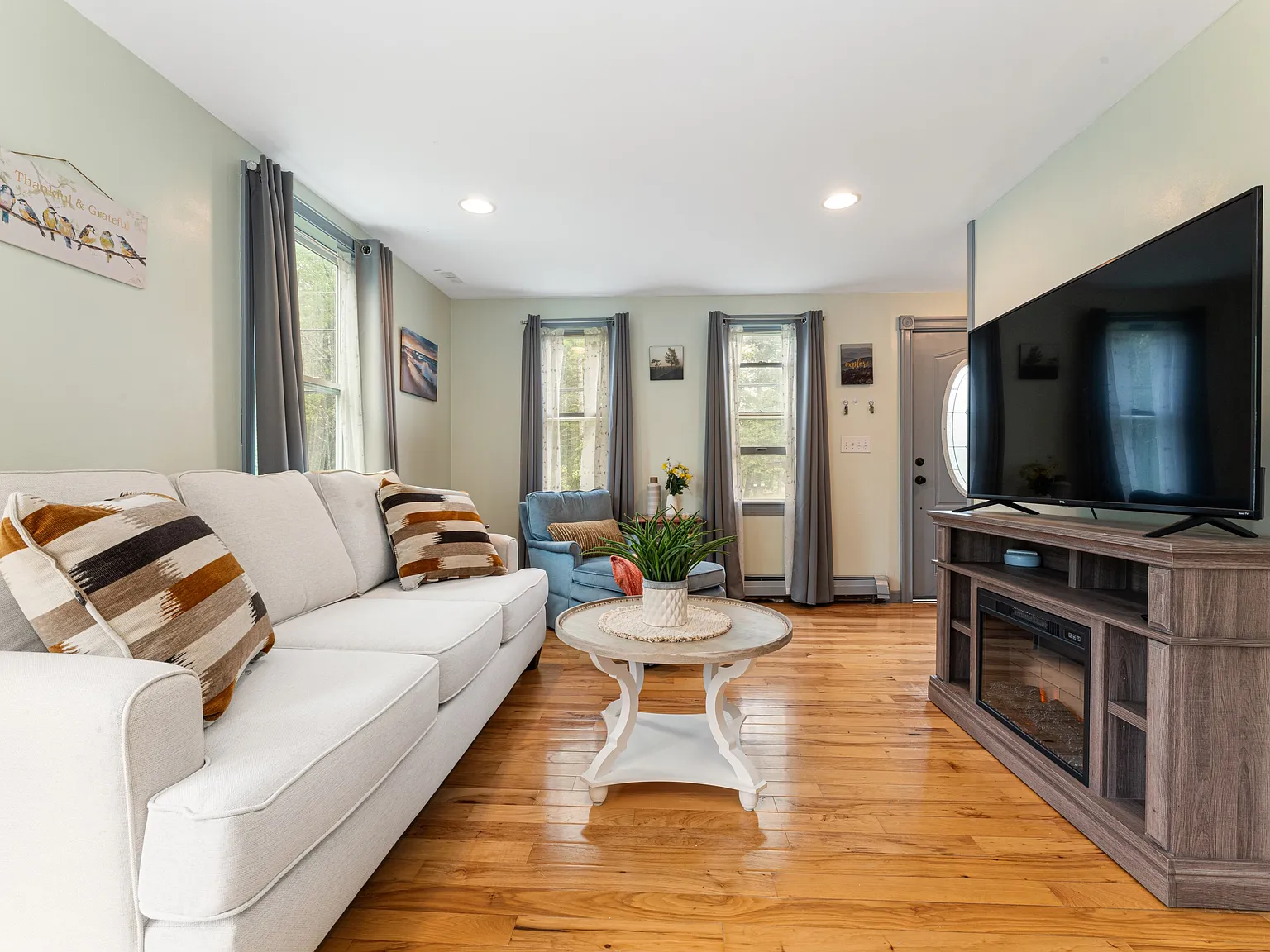 2 bed, 840 sqft, $1,800 — Photo 4