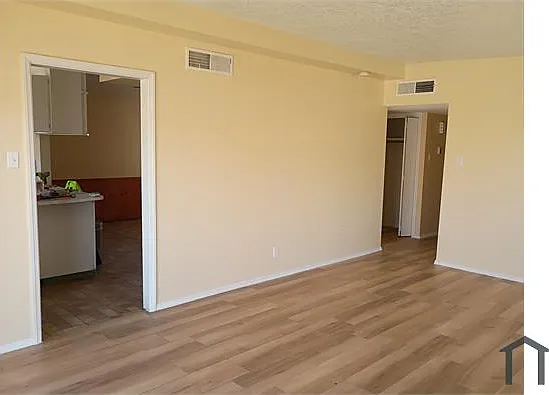 10241 Luella Ave — Photo 6