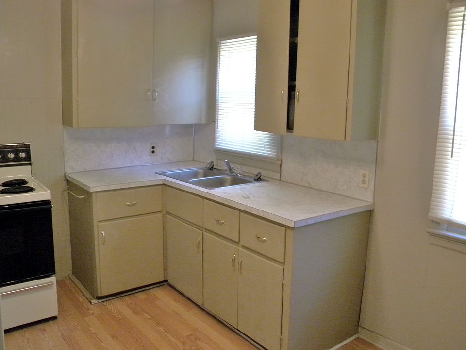 2nd image of 1253 N Pershing Ave