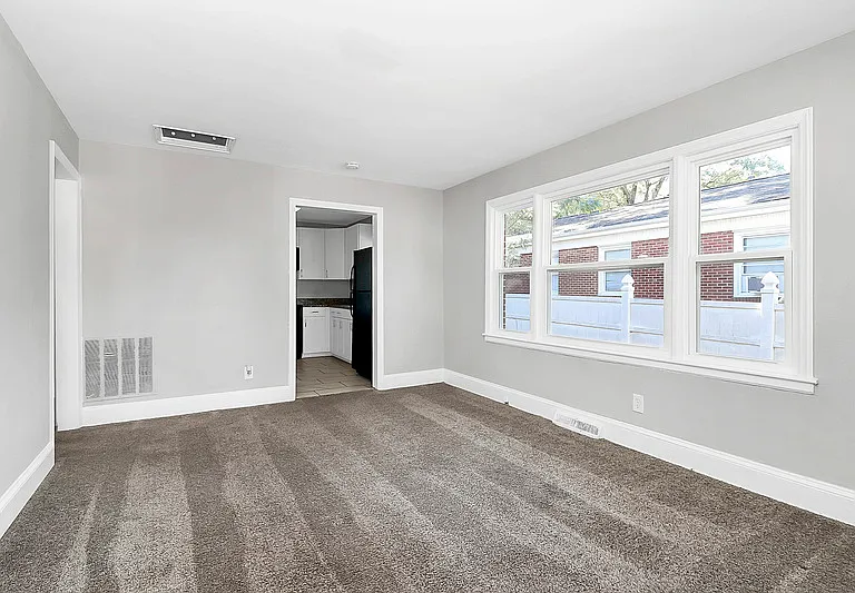 3503 Meredith Ave — Photo 2