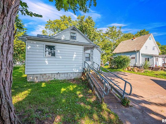 24th image of 239 N Elmwood Rd