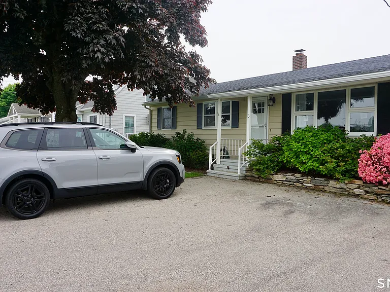 13 Pacific St — Photo 3