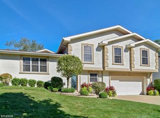 3960 Hudson Dr, Hoffman Estates, IL 60192