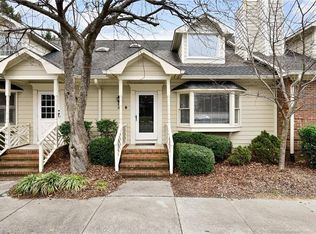 18 Park Village Ln UNIT D, Greensboro, NC 27455