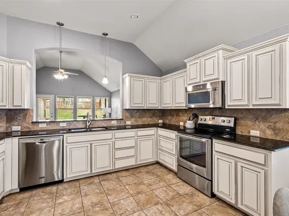 2308 Wakecrest Dr, Fort Worth, TX 76108