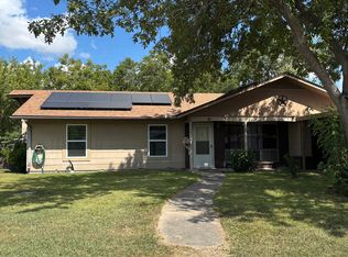 1815 Justice Dr, Port Lavaca, TX 77979