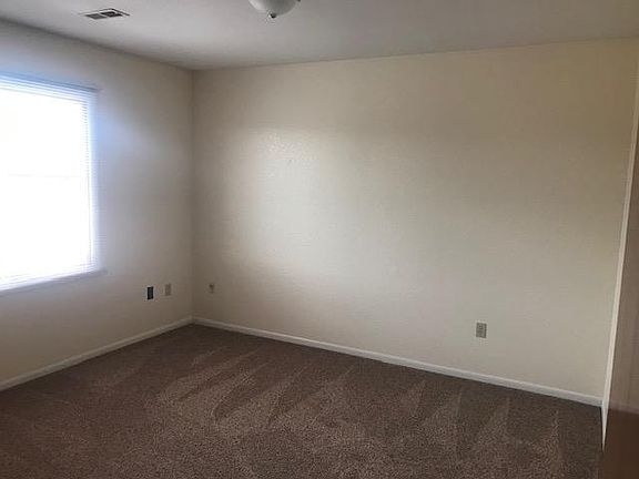 5th image of 1705 Sanders Dr APT A