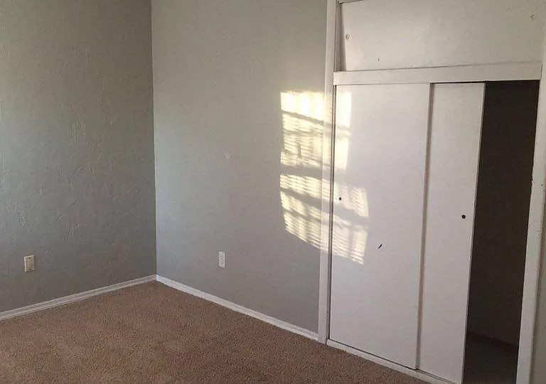 1503 Cambridge Dr — Photo 3