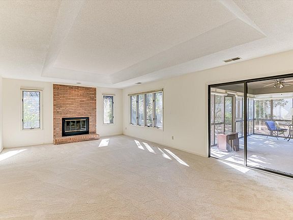 5th image of 3 Turnberry Ct N