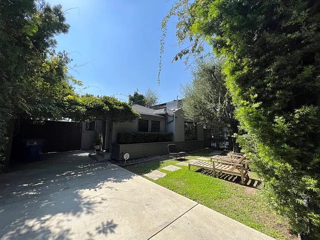 4161 Beethoven St — Photo 50
