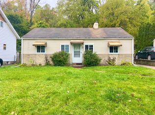 581 Valley Ave NW, Grand Rapids, MI 49504