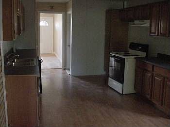 4th image of 4128 Lansing Ave