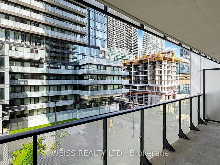 185 Roehampton Ave #520 — Photo 37