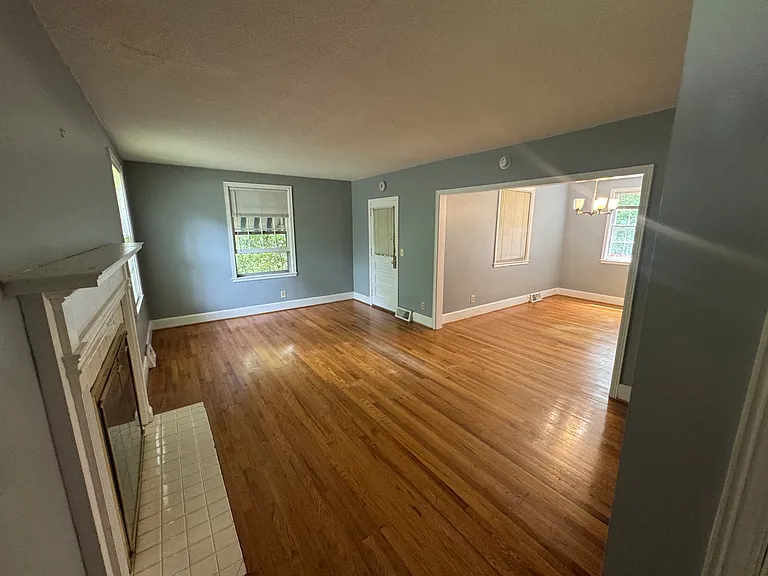 701 S Ott Rd — Photo 2