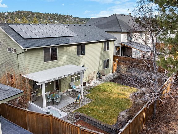 4th image of 512 NW Flagline Dr