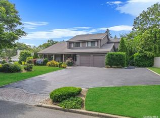 38 Fleetwood Rd, Commack, NY 11725