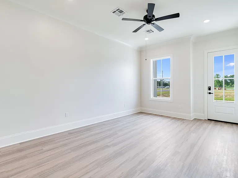 102 Perth Pl — Photo 27