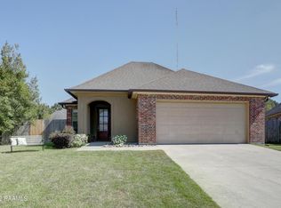 109 Copper Hill Dr, Youngsville, LA 70592