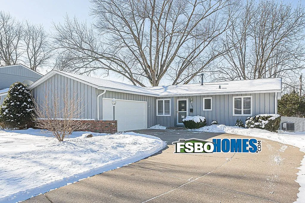 3304 Kenwood Ave photo 1