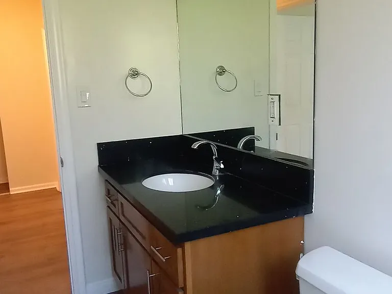 Keswick Court Apartments — Photo 104