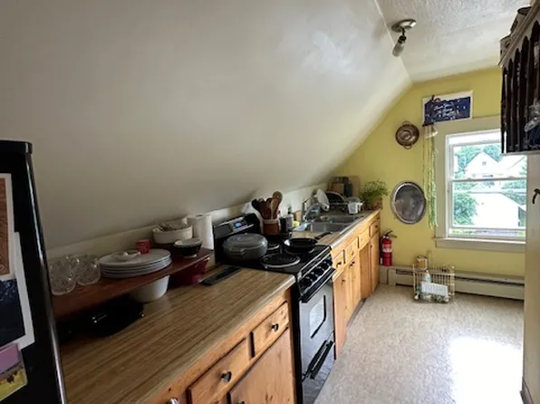 19 Orchard Ter #C, Burlington, VT 05401