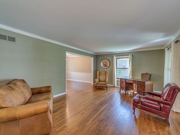 5th image of 424 S Forest Ave