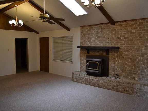 3rd image of 3414 Sunset Dr