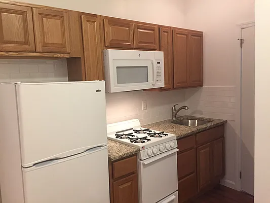 Rented by GreenVill Real Estate LLC | media 3