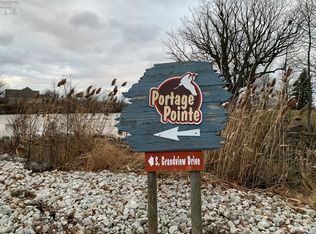 1326 S Grandview Dr, Oak Harbor, OH 43449