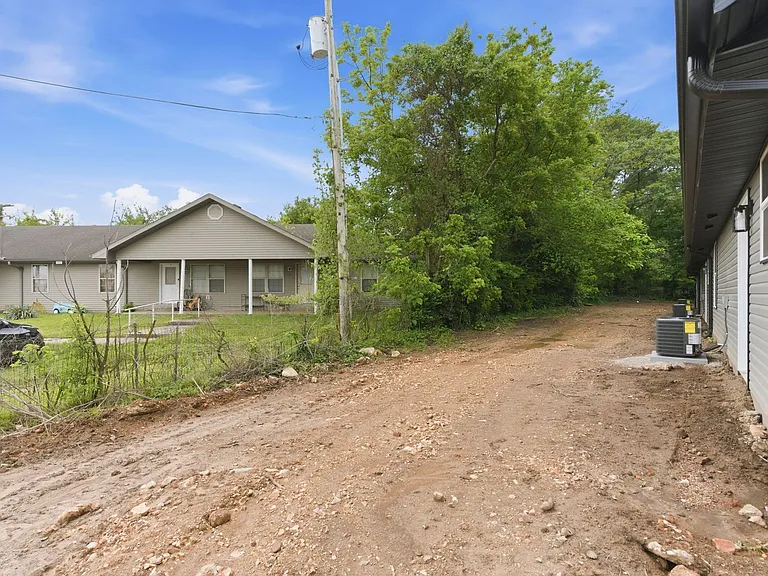 402 S Frisco #B — Photo 20